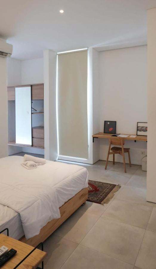Tengah Tengah Jakarta Exterior photo