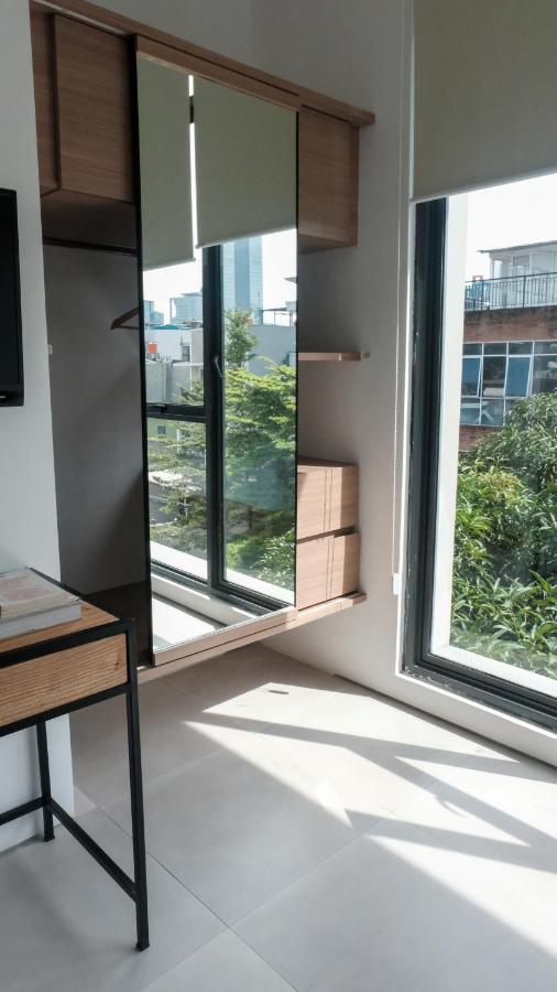 Tengah Tengah Jakarta Exterior photo